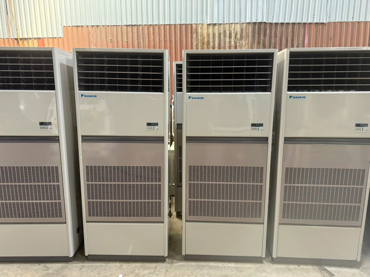 Cho thuê 30 bộ điều hòa công nghiệp tại KCN Thăng Long (Đông Anh) – Giải pháp làm mát xưởng sản xuất linh kiện.